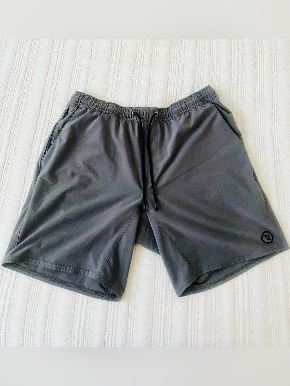 Men's Vuori Elevate Kore Short Lined 7"- Zinc - Picture 2 of 6